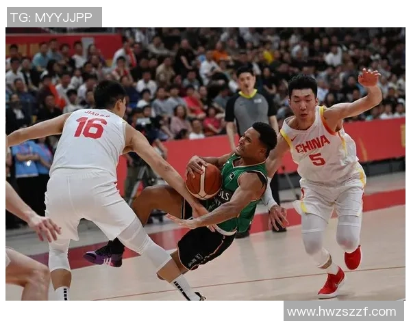 男篮热身赛中国队迎战强敌全力以赴备战国际赛事展现实力与团队精神